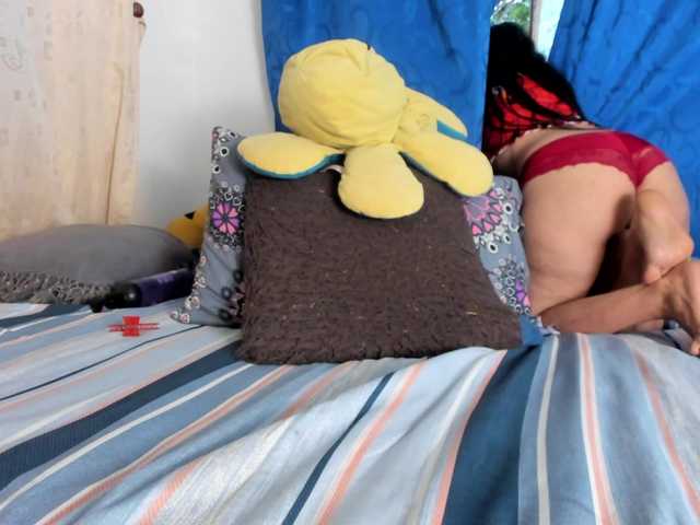 BlowMommy's BongaCams show and profile