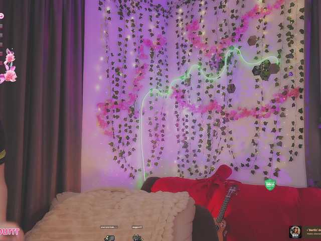 sweet-cupcake live cam on BongaCams