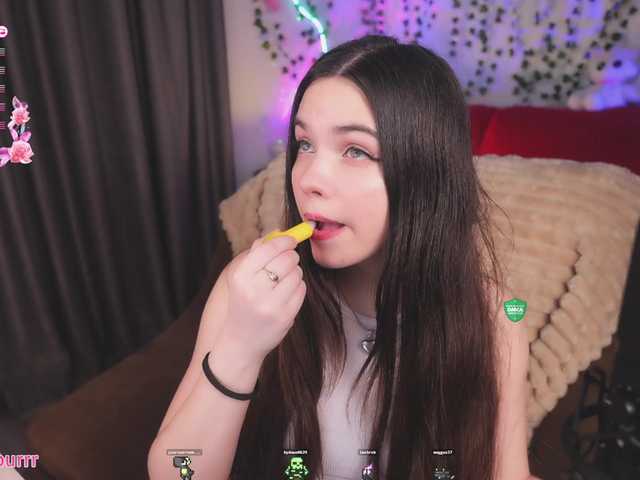 sweet-cupcake live cam on BongaCams