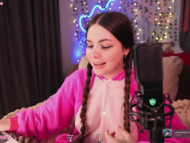 sweet-cupcake live cam on BongaCams