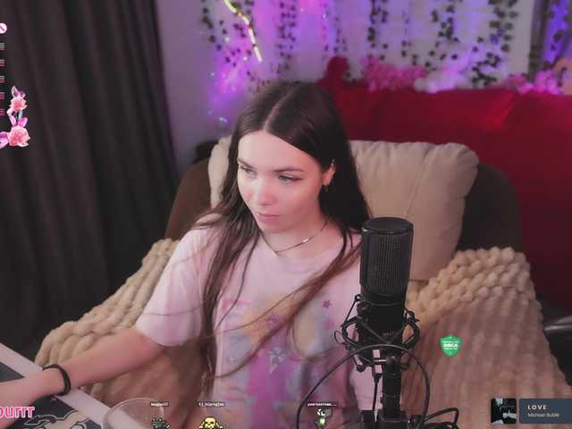 sweet-cupcake live cam on BongaCams