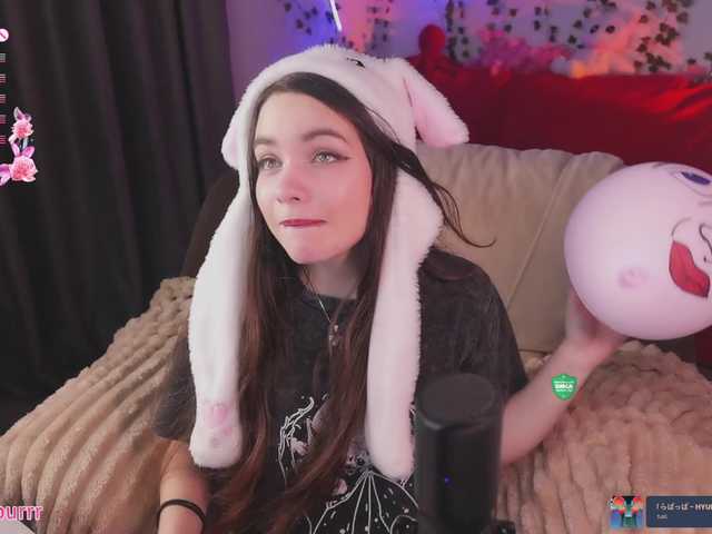 sweet-cupcake live cam on BongaCams