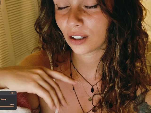 SweetLilLulu's BongaCams show and profile