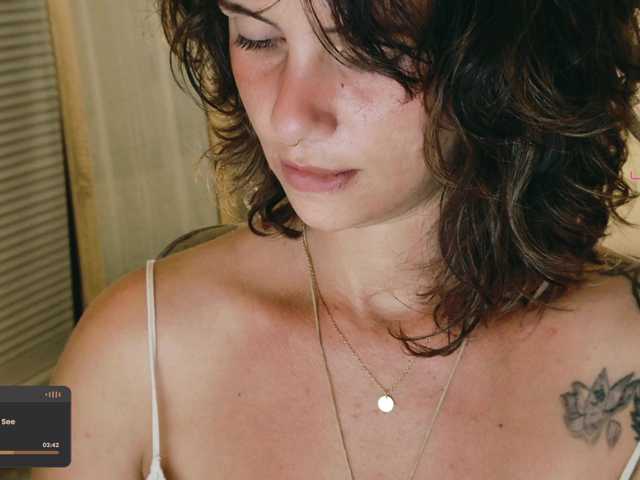 le modèle DeliFlower est en webcam porno dans un show sur le site bongacams, il possède les tags suivants: White/Caucasian,Brunette,Trimmed