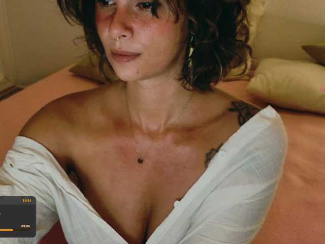 SweetLilLulu live cam on BongaCams