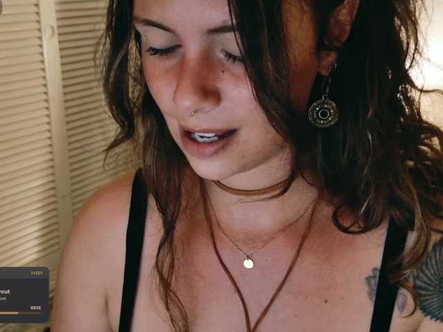 SweetLilLulu's BongaCams show and profile