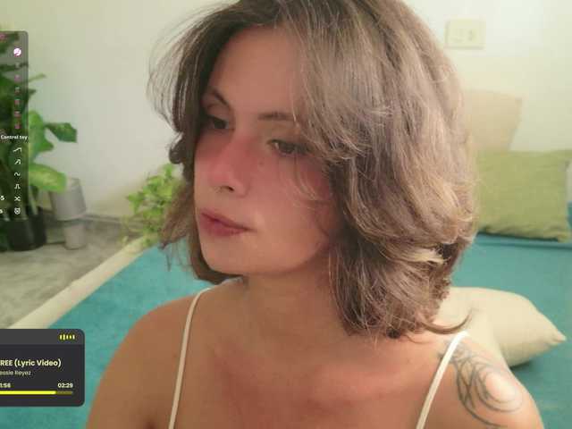 SweetLilLulu live cam on BongaCams
