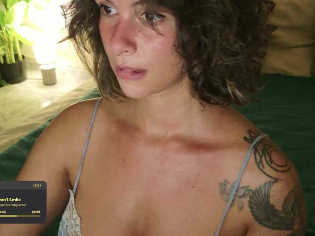 SweetLilLulu live webcam show