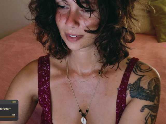 SweetLilLulu live cam on BongaCams