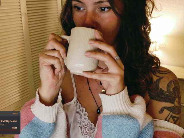 SweetLilLulu's BongaCams show and profile