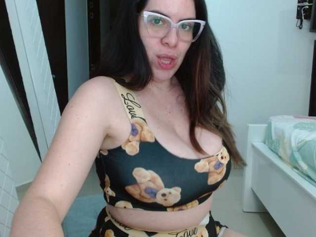 VeraVersace live cam preview