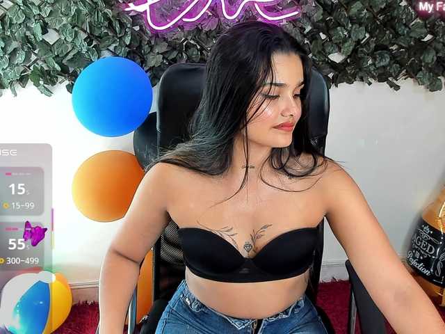 DestinyHills live cam on BongaCams