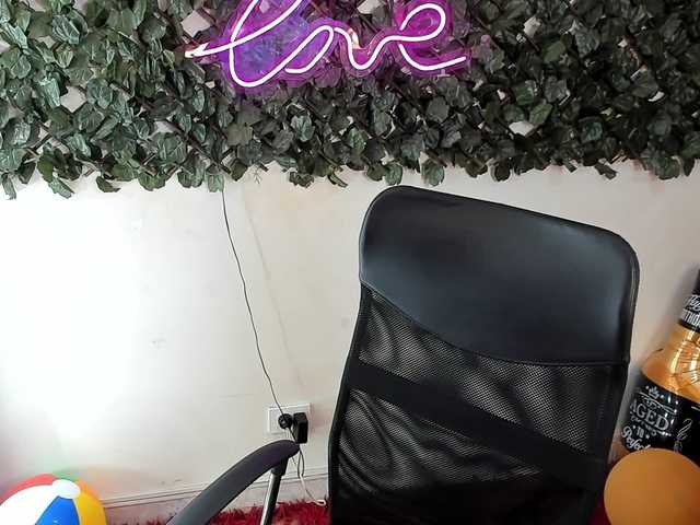 DestinyHills live cam on BongaCams