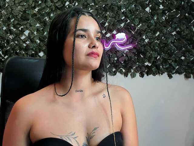 DestinyHills live cam on BongaCams