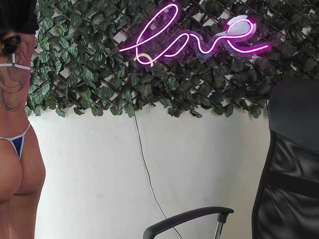 DestinyHills live cam on BongaCams