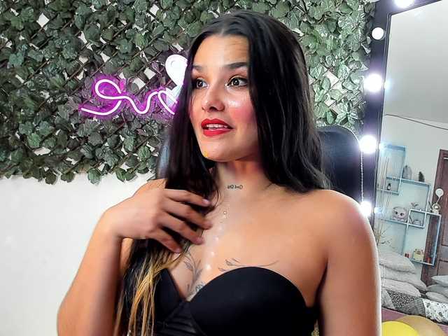 DestinyHills live cam on BongaCams