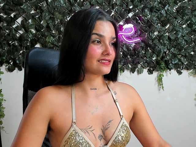 DestinyHills live cam on BongaCams