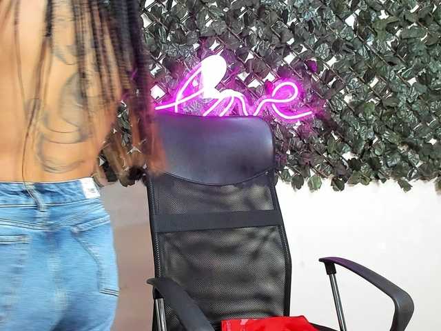 DestinyHills live cam on BongaCams