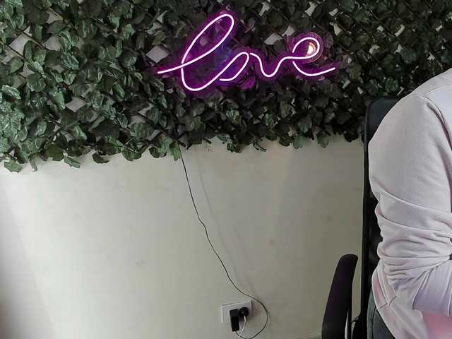 DestinyHills live webcam show