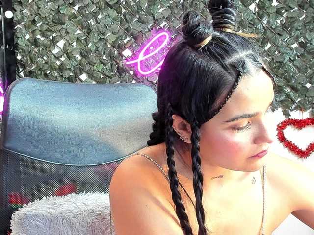 DestinyHills live cam on BongaCams