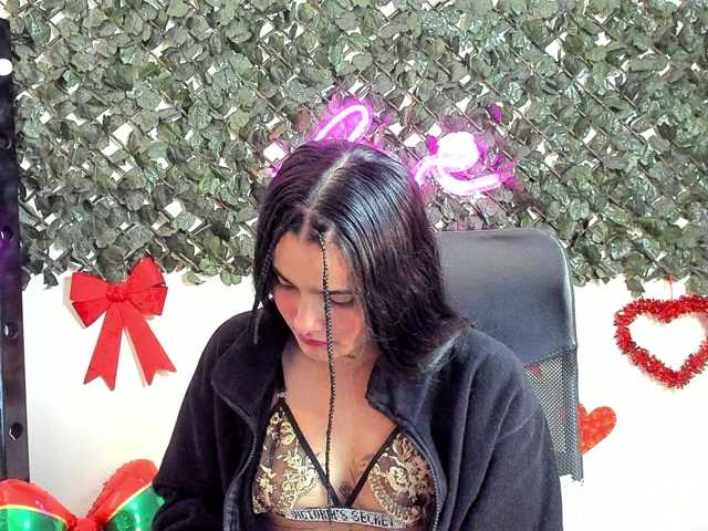 DestinyHills live cam on BongaCams