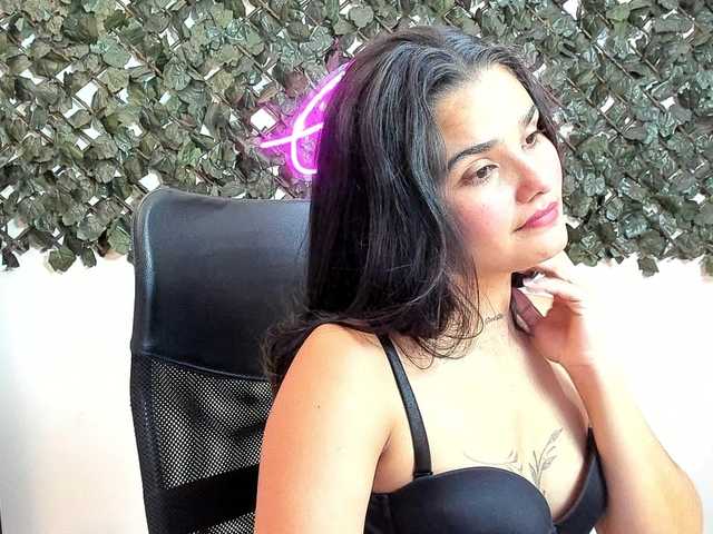 DestinyHills live cam on BongaCams