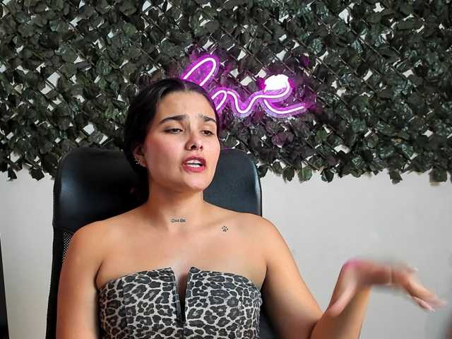 DestinyHills live cam on BongaCams