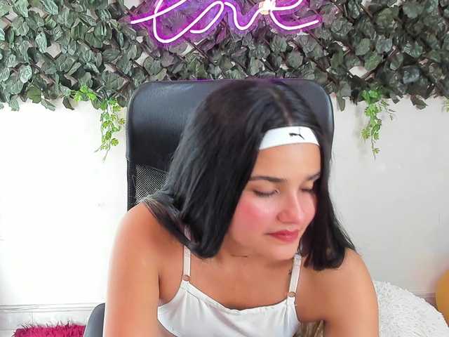 DestinyHills live cam on BongaCams