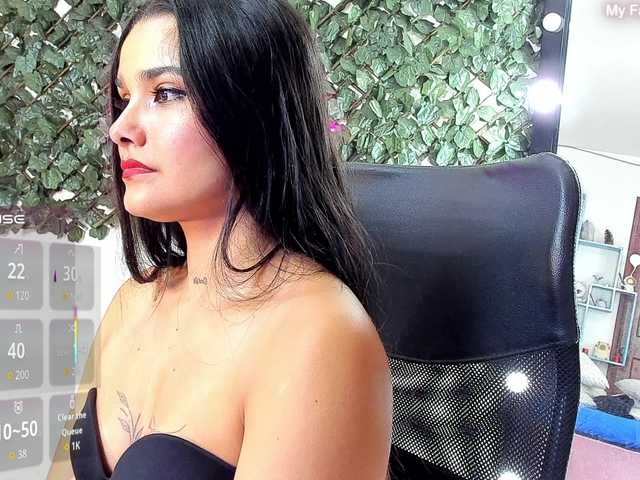 DestinyHills live cam on BongaCams