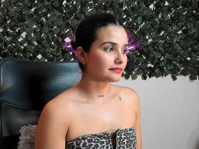 DestinyHills live cam on BongaCams