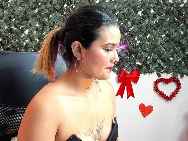 DestinyHills live cam on BongaCams