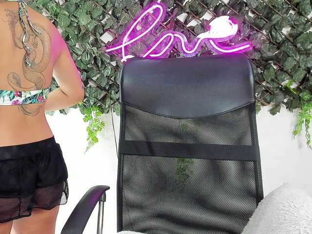 DestinyHills live cam on BongaCams