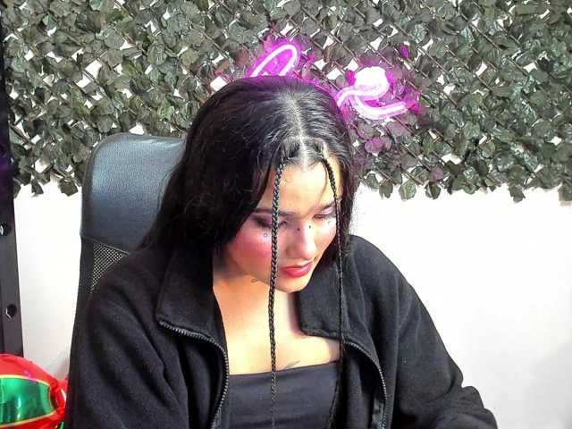DestinyHills live cam on BongaCams