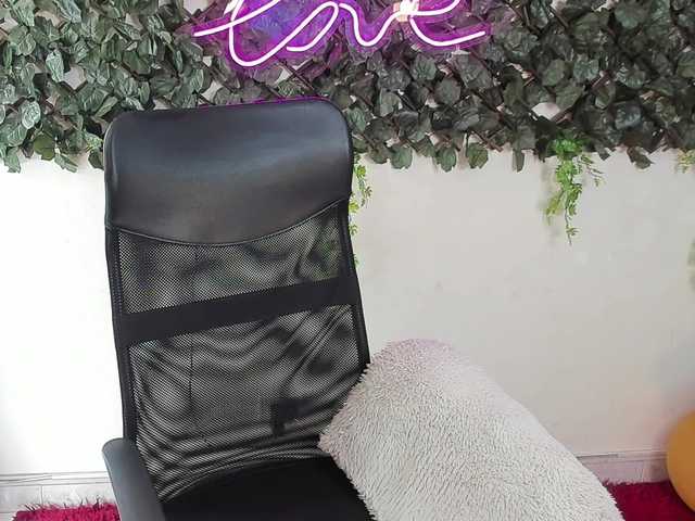 DestinyHills live cam on BongaCams