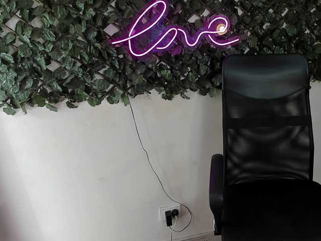 DestinyHills live webcam show