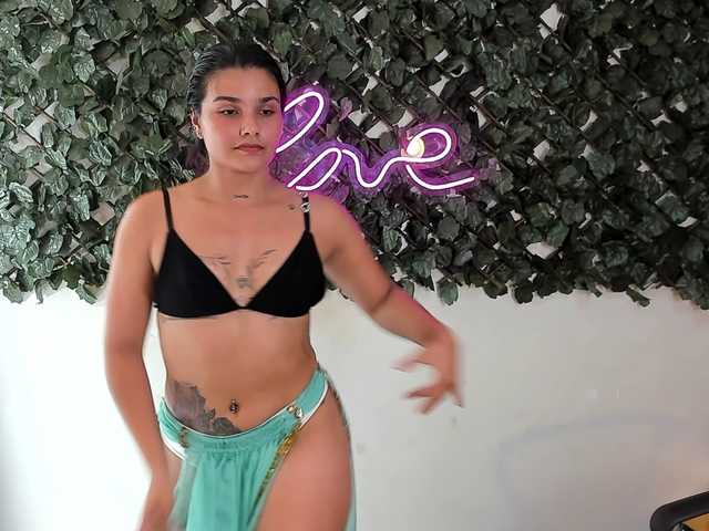 DestinyHills live cam on BongaCams