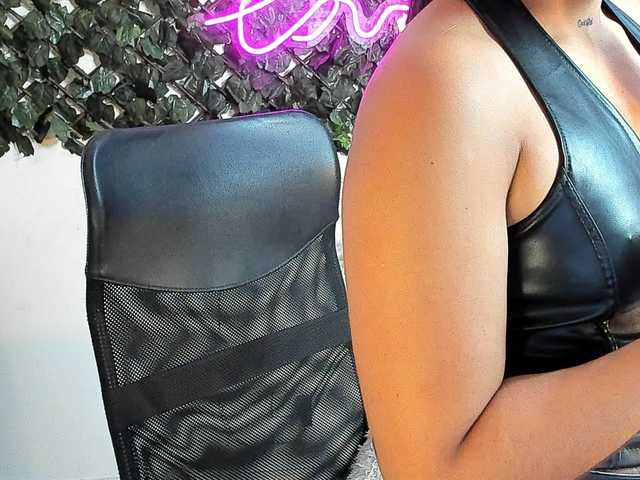 DestinyHills live cam on BongaCams