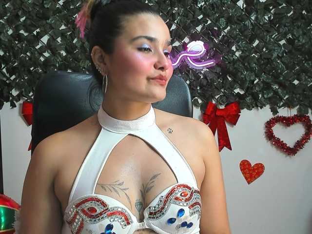 DestinyHills live cam on BongaCams