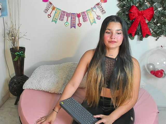 DestinyHills's BongaCams show and profile