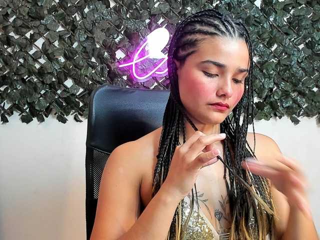 DestinyHills live cam on BongaCams