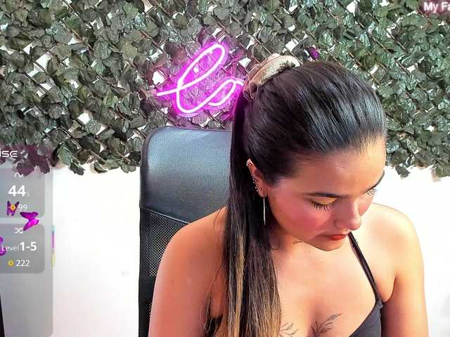 DestinyHills live cam on BongaCams