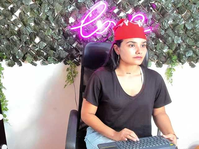DestinyHills live cam