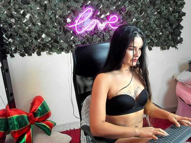 DestinyHills live cam on BongaCams