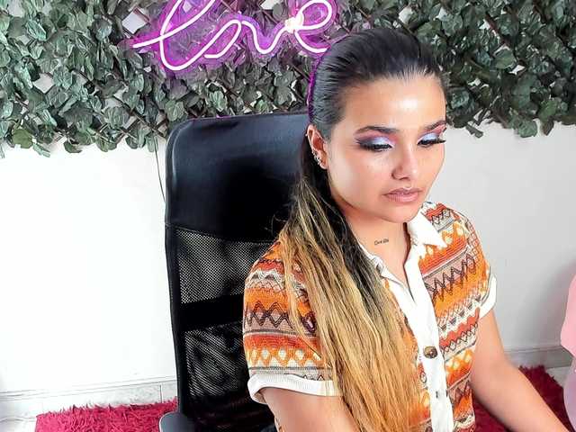 DestinyHills live cam on BongaCams