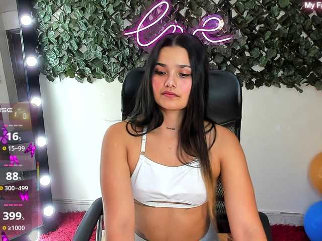 DestinyHills live cam on BongaCams