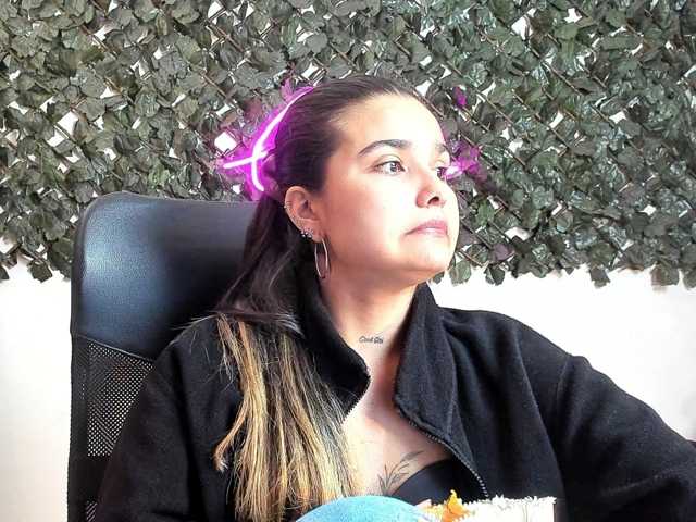 DestinyHills, en directo ahora en BongaCams