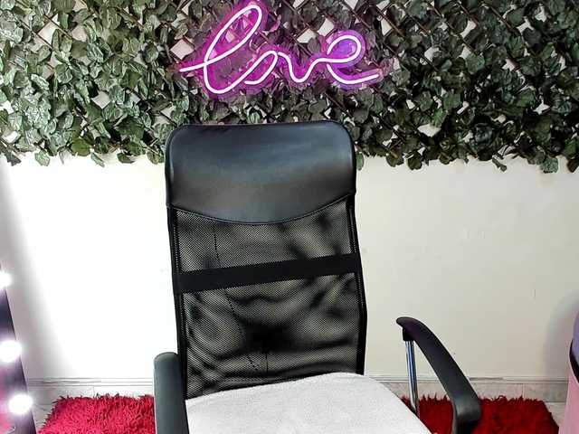 DestinyHills live cam on BongaCams