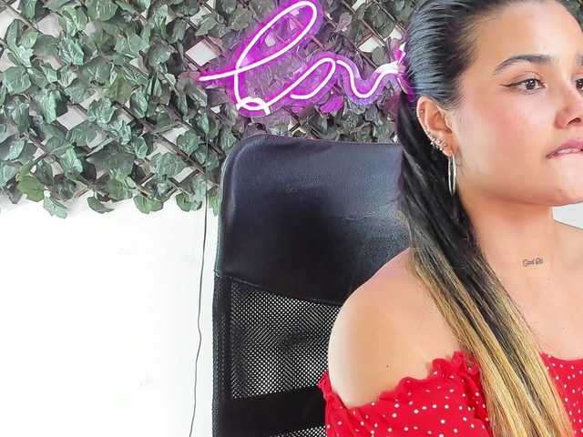 DestinyHills live cam on BongaCams