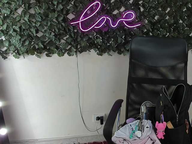 DestinyHills live webcam show