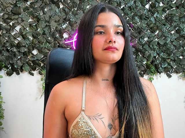 DestinyHills live cam on BongaCams
